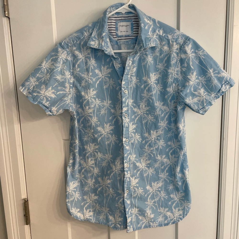 Denim & Flower Light Blue Palm Tree Print Short Sleeve Button-Down Shirt